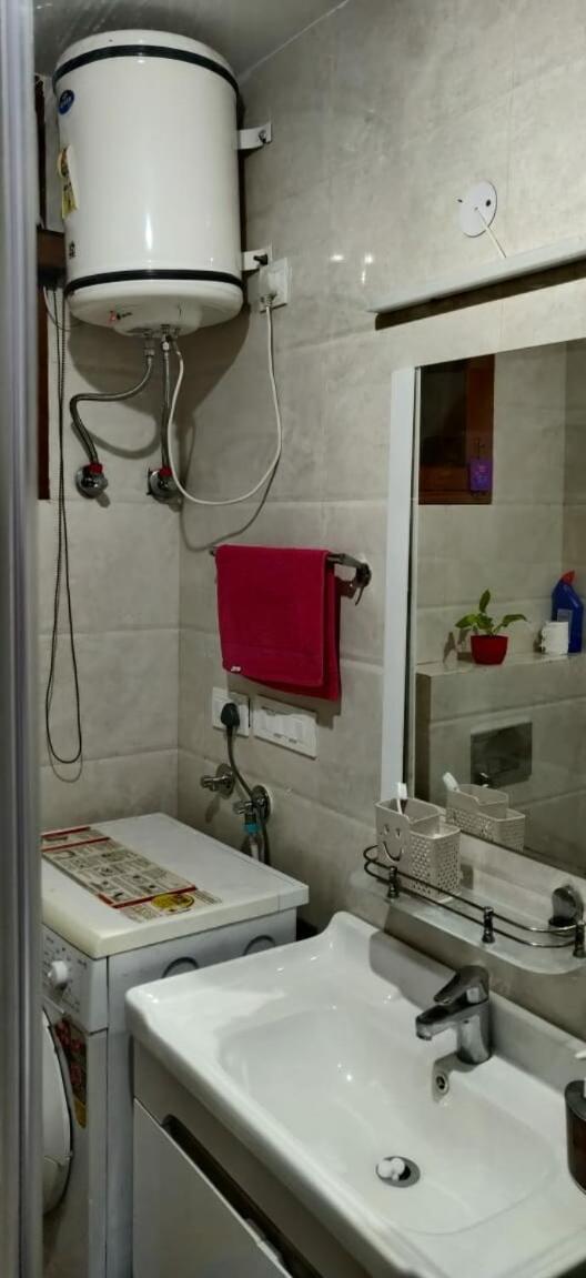2Bhk Furnished Apartment/Near Kasauli/Barog/Luv Fun & Adventure Solan Eksteriør bilde